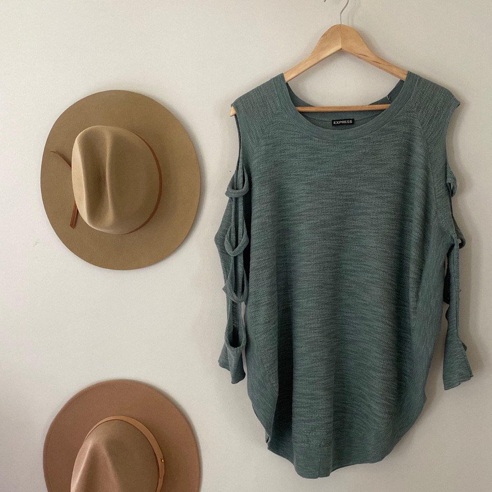 EXPRESS TOP! Like new!